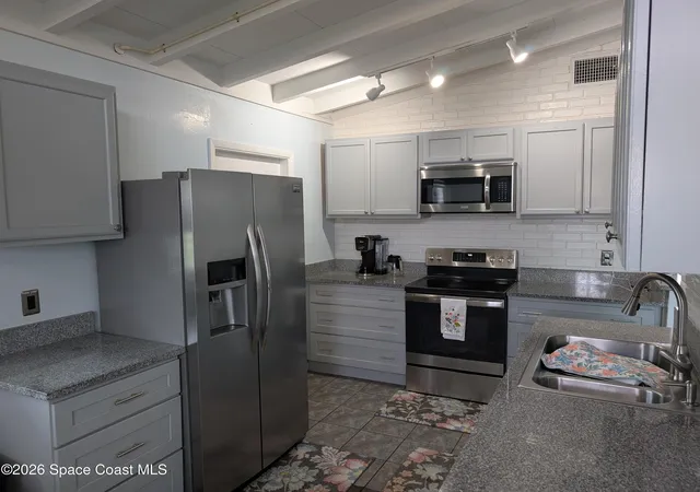 Photo 2 of Single family home for sale at 811 Cronin Ave, Melbourne, FL 32935 | MLS# 1084512 | Listing updated on 2026-08-21