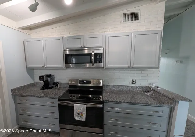 Photo 4 of Single family home for sale at 811 Cronin Ave, Melbourne, FL 32935 | MLS# 1084512 | Listing updated on 2026-08-21