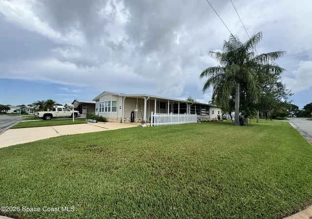Photo 3 of Manufactured home for sale at 600 N Dolphin Cir, Sebastian, FL 32976 | MLS# 1084522 | Listing updated on 2026-08-31