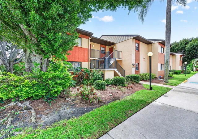 3rd image of 2345 Golf Lake Cir #911, Melbourne, FL 32935 | MLS# 1084573
