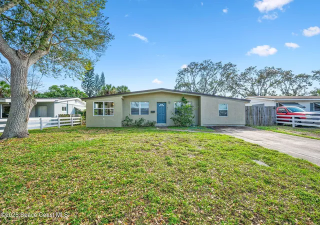 Photo 2 of Single family home for sale at 907 Espanola Way, Melbourne, FL 32901 | MLS# 1085222 | Listing updated on 2026-08-18