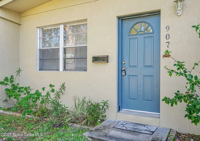 Photo 3 of Single family home for sale at 907 Espanola Way, Melbourne, FL 32901 | MLS# 1085222 | Listing updated on 2026-08-18