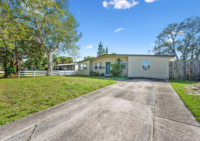 Photo 3 of Single family home for sale at 907 Espanola Way, Melbourne, FL 32901 | MLS# 1085222 | Listing updated on 2026-08-18