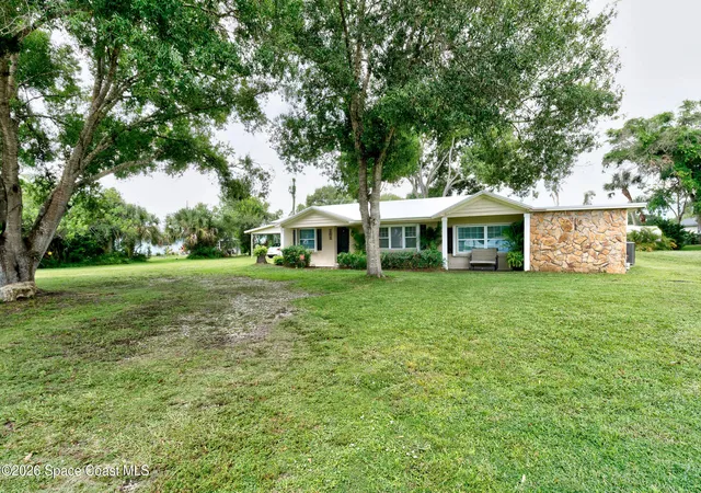 Photo 3 of Single family home for sale at 1275 27th Avenue, Vero Beach, FL 32960 | MLS# 1084610 | Listing updated on 2026-10-05