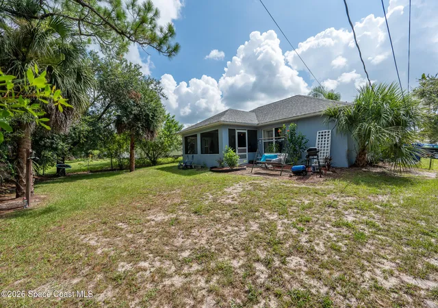 Photo 3 of Single family home for sale at 8175 101st Court, Vero Beach, FL 32967 | MLS# 1084684 | Listing updated on 2026-10-04