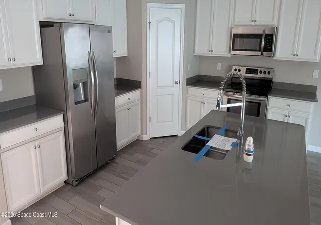 2nd image of 1685 Pottsburg Point Dr, Jacksonville, FL 32207 | MLS# 1084850