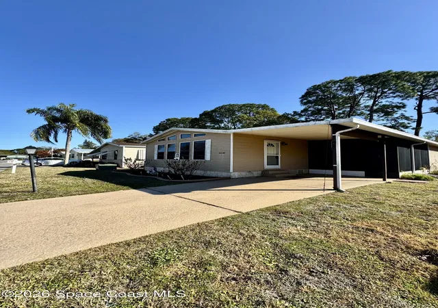 Photo 2 of Sale Pending at 4426 Twin Lakes Dr, Melbourne, FL 32934 | MLS# 1084876 | Listing updated on 2026-09-09