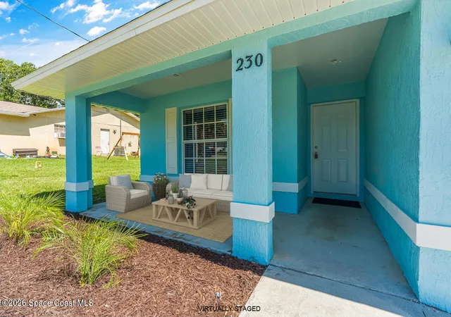 Photo 2 of Sale Pending at 230 13th Street Sw, Vero Beach, FL 32962 | MLS# 1084929 | Listing updated on 2026-08-29
