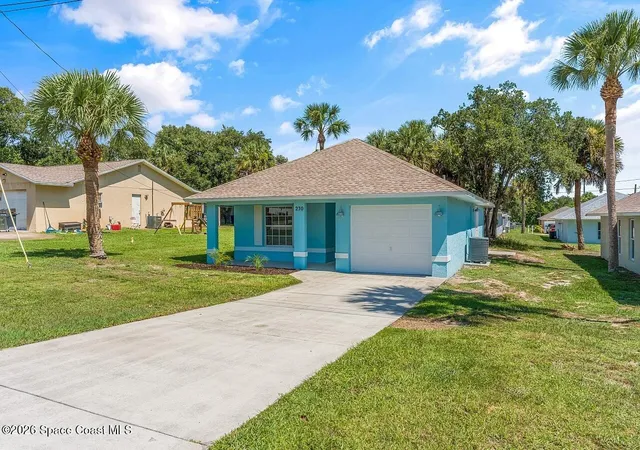 Photo 3 of Sale Pending at 230 13th Street Sw, Vero Beach, FL 32962 | MLS# 1084929 | Listing updated on 2026-08-29