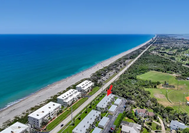 Listing Photo 4 - Condo for sale in building located at 2150 Atlantic St, Melbourne Beach, FL 32951 - Unit #425