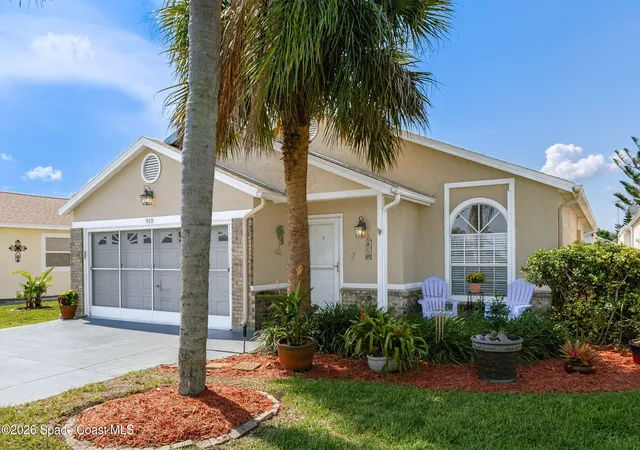 Photo 2 of Single family home for sale at 910 Cross Lake Dr, Melbourne, FL 32901 | MLS# 1085252 | Listing updated on 2026-09-18