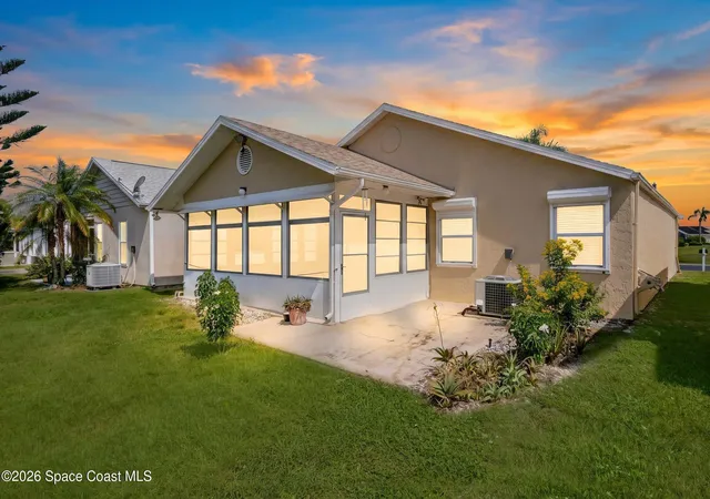 2nd image of 910 Cross Lake Dr, Melbourne, FL 32901 | MLS# 1085252