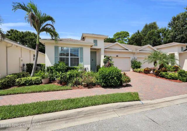 Photo 1 of Single family home for sale at 7414 Oakridge Pl, Vero Beach, FL 32966 | MLS# 1085055 | Listing updated on 2026-10-06