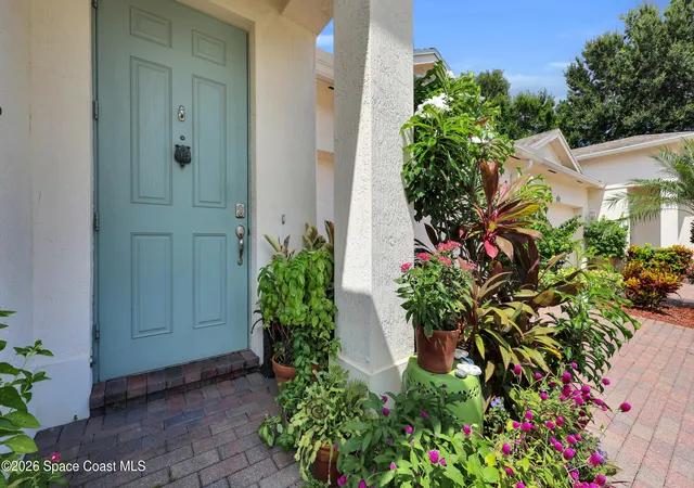 Photo 3 of Single family home for sale at 7414 Oakridge Pl, Vero Beach, FL 32966 | MLS# 1085055 | Listing updated on 2026-10-06