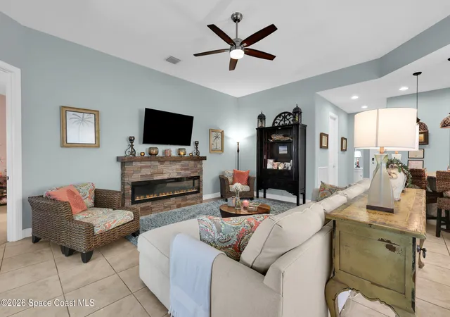 Photo 4 of Single family home for sale at 7414 Oakridge Pl, Vero Beach, FL 32966 | MLS# 1085055 | Listing updated on 2026-10-06