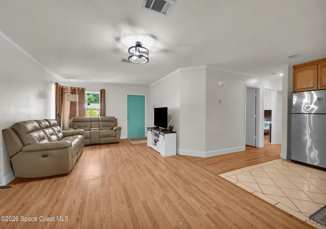 5th image of 741 23Rd Pl Sw, Vero Beach, FL 32962 | MLS# 1085058