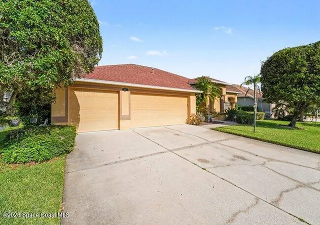 Photo 3 of Single family home for sale at 1630 Wilmington Dr, Melbourne, FL 32940 | MLS# 1085133 | Listing updated on 2026-09-14