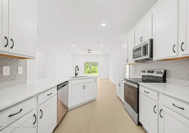 4th image of 1061 Towhlen St Se, Palm Bay, FL 32909 | MLS# 1085122