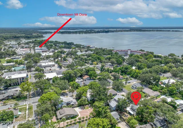 2nd image of 834 N Alexander St, Mount Dora, FL 32757 | MLS# 1085132