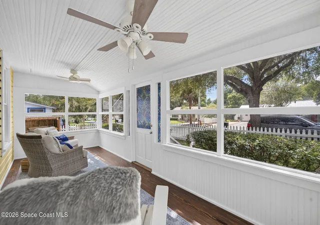3rd image of 834 N Alexander St, Mount Dora, FL 32757 | MLS# 1085132