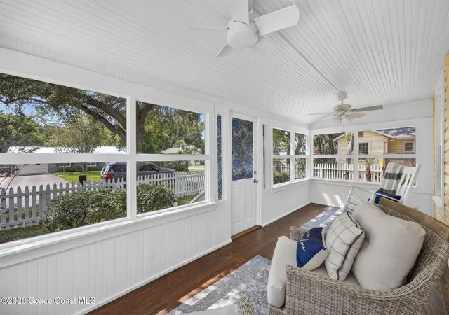 4th image of 834 N Alexander St, Mount Dora, FL 32757 | MLS# 1085132
