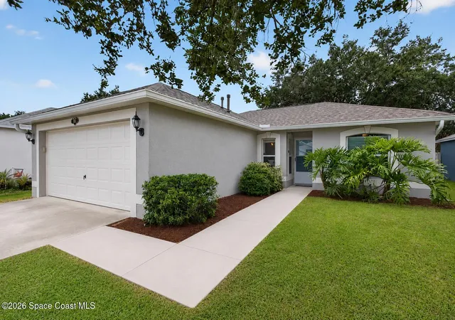 Photo 3 of Single family home for sale at 1552 Vista Lake Cir, Melbourne, FL 32904 | MLS# 1085373 | Listing updated on 2026-09-17