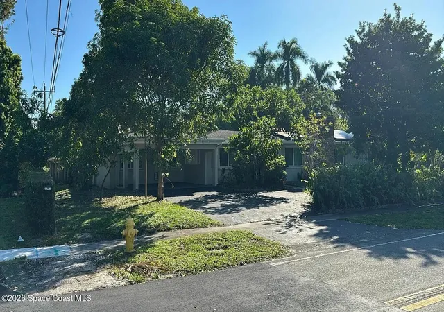 2nd image of 824 Holly Ln, Plantation, FL 33317 | MLS# 1085148