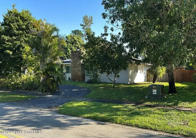 3rd image of 824 Holly Ln, Plantation, FL 33317 | MLS# 1085148