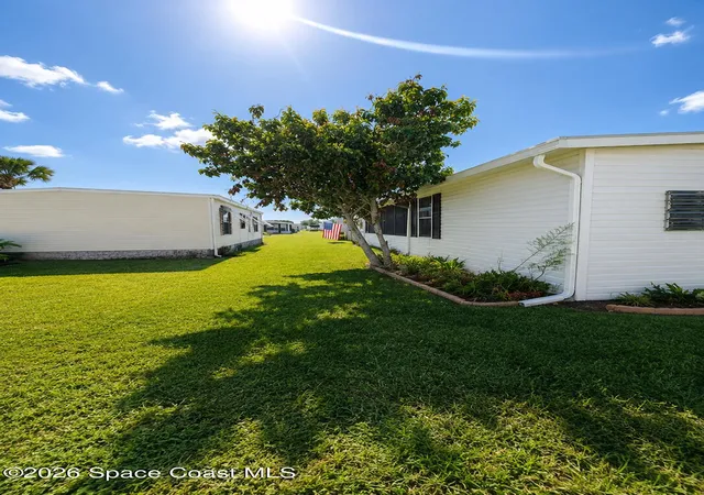 Photo 3 of Manufactured home for sale at 920 Hyacinth Cir, Sebastian, FL 32976 | MLS# 1085482 | Listing updated on 2026-09-18