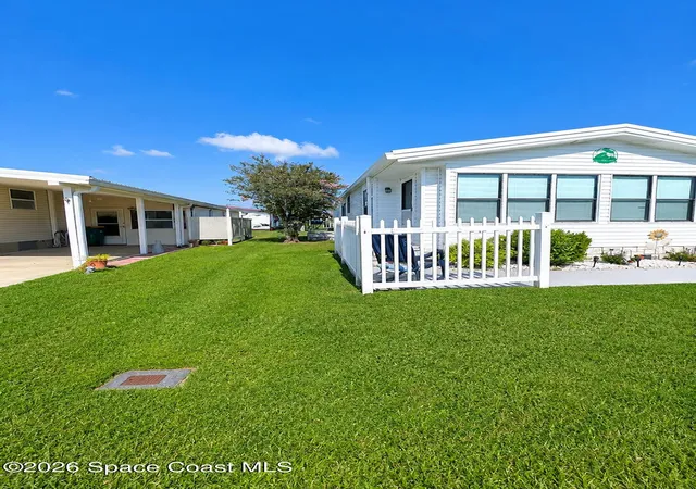 Photo 4 of Manufactured home for sale at 920 Hyacinth Cir, Sebastian, FL 32976 | MLS# 1085482 | Listing updated on 2026-09-18