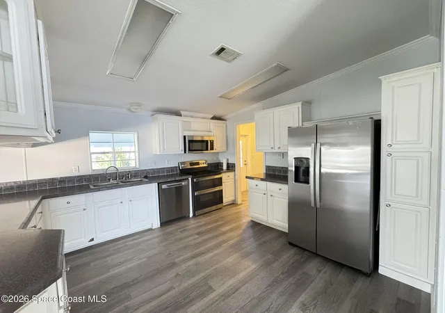 5th image of 1001 Waterway Dr, Sebastian, FL 32976 | MLS# 1085377