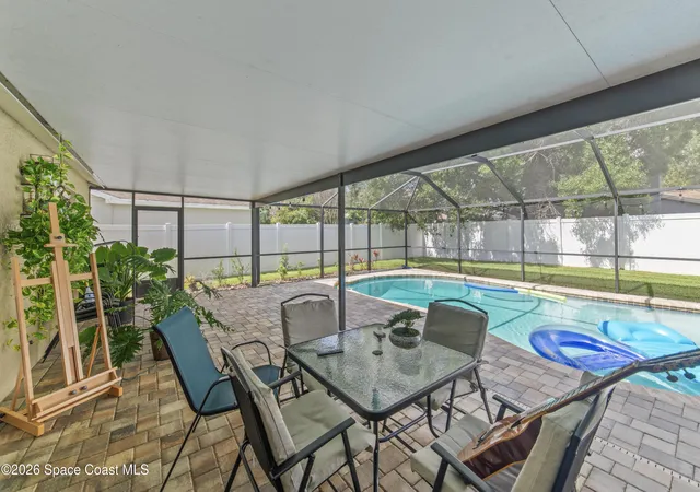 Photo 3 of Single family home for sale at 1003 Red Oak Cir, Brandon, FL 33511 | MLS# 1085311 | Listing updated on 2026-09-12
