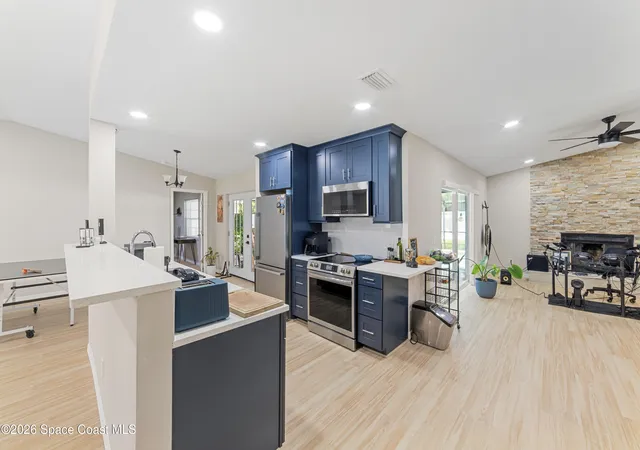 Photo 4 of Single family home for sale at 1003 Red Oak Cir, Brandon, FL 33511 | MLS# 1085311 | Listing updated on 2026-09-12