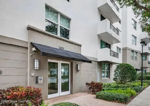 2nd image of 2421 Ne 65Th St, Fort Lauderdale, FL 33308