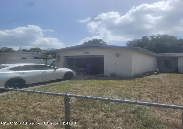 Photo 3 of Sale Pending at 829 Evening Side Dr, Cocoa, FL 32922 | MLS# 1085399 | Listing updated on 2026-08-25