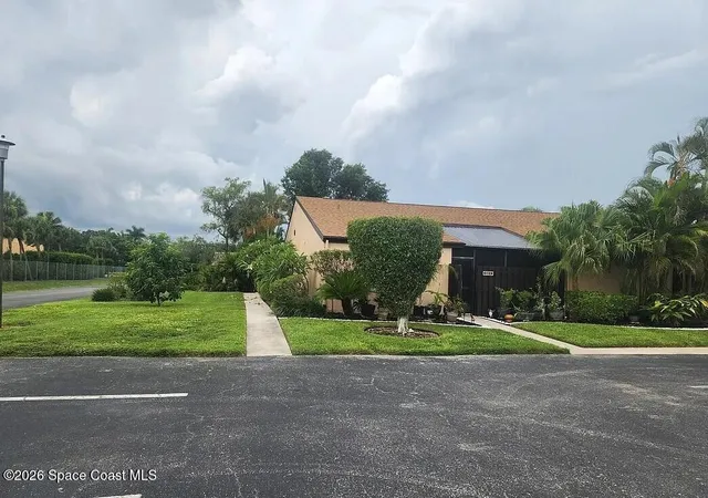 2nd image of 7127 Almendro Ter #4, Fort Myers, FL 33907 | MLS# 1085418