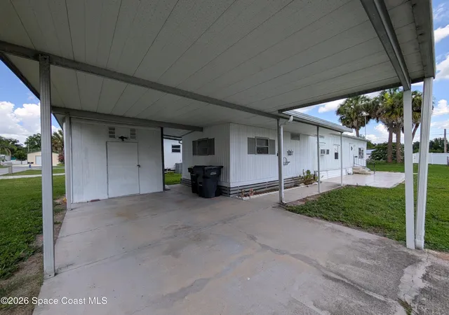 Photo 3 of Sale Pending at 1509 Skyview Blvd, Lakeland, FL 33801 | MLS# 1085485 | Listing updated on 2026-08-22