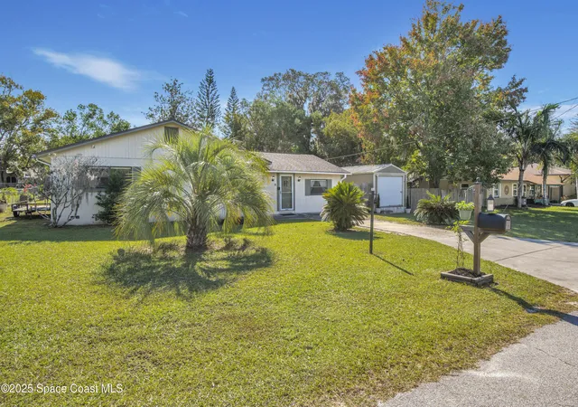 2nd image of 11 Aster Dr, De Bary, FL 32713 | MLS# 1085504