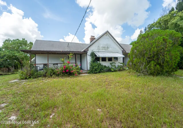 Photo 3 of Single family home for sale at 6715 Whispering Pines Ln, Grant, FL 32949 | MLS# 1086314 | Listing updated on 2026-09-14