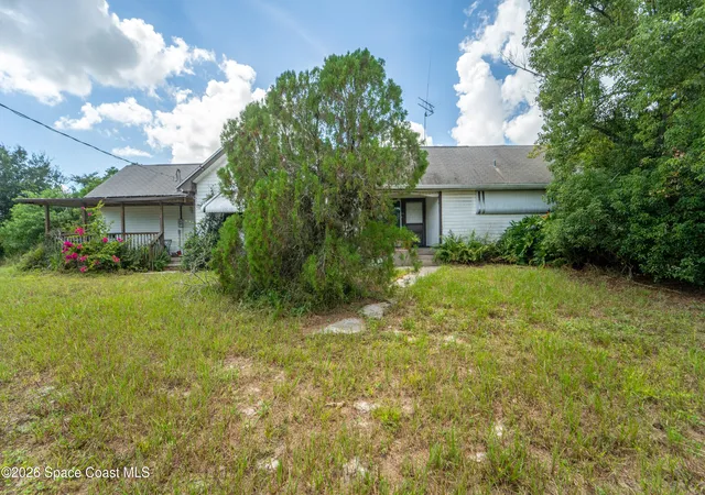Photo 4 of Single family home for sale at 6715 Whispering Pines Ln, Grant, FL 32949 | MLS# 1086314 | Listing updated on 2026-09-14