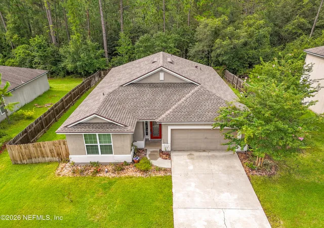 Photo 4 of Sale Pending at 11462 Carson Lake Dr, Jacksonville, FL 32221 | MLS# 2157419 | Listing updated on 2026-08-27