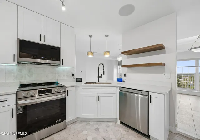 Photo 4 of Condo for sale at 400 E Bay St #804, Jacksonville, FL 32202 | MLS# 2155781 | Listing updated on 2026-09-22