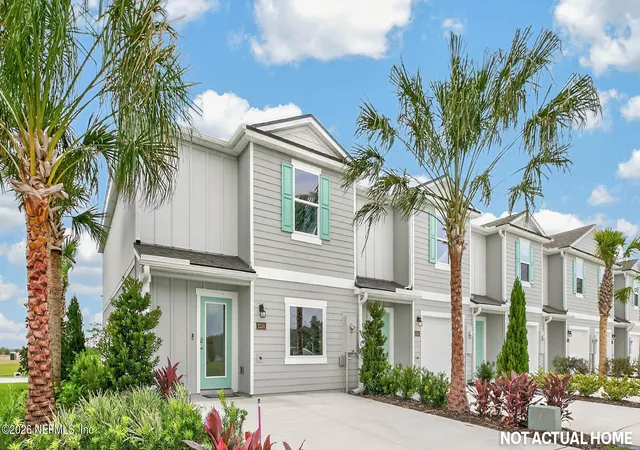 Photo 3 of Sale Pending at 1330 Quiet Roost Pl, Green Cove Springs, FL 32043 | MLS# 2133039 | Listing updated on 2026-08-21
