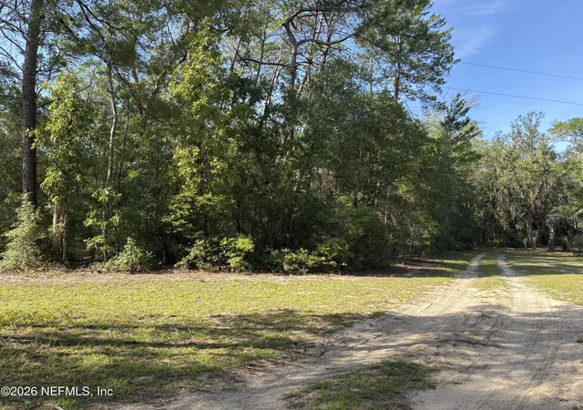Photo 14 of Manufactured home for sale at 109 Greenwood Rd, Florahome, FL 32140 | MLS# 2138475 | Listing updated on 2026-07-22