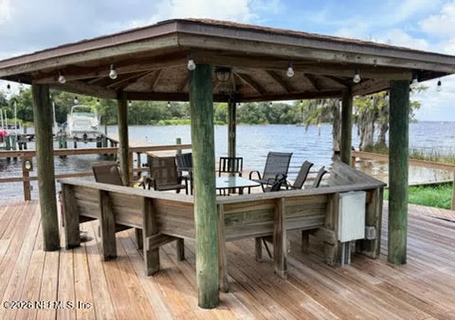 2nd image of 142 Governor St, Green Cove Springs, FL 32043
