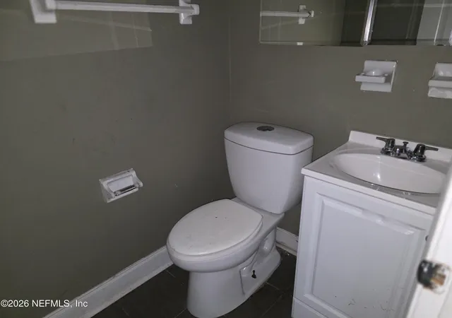 Photo 3 of Sale Pending at 7229 Ken Knight Dr E, Jacksonville, FL 32209 | MLS# 2143655 | Listing updated on 2026-07-30