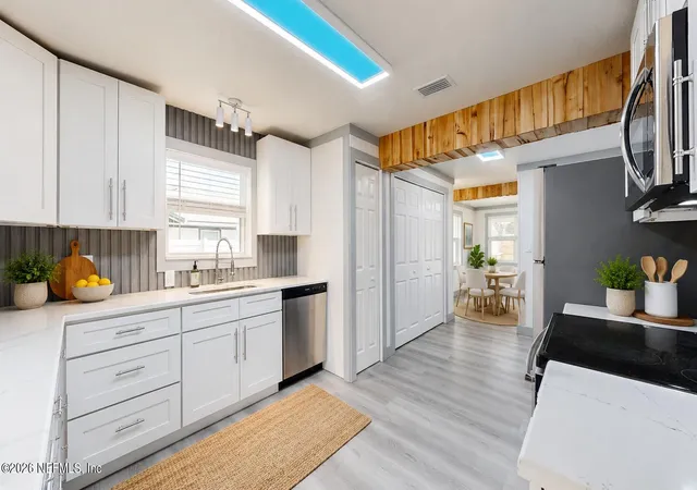 Photo 2 of Single family home for sale at 1726 Hilltop Blvd, Jacksonville, FL 32246 | MLS# 2144122 | Listing updated on 2026-09-08