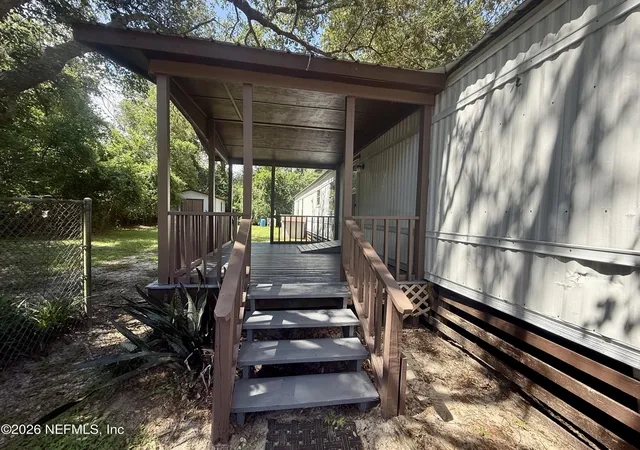 1st image of 222 Pine St, Hawthorne, FL 32640 | MLS# 2156803