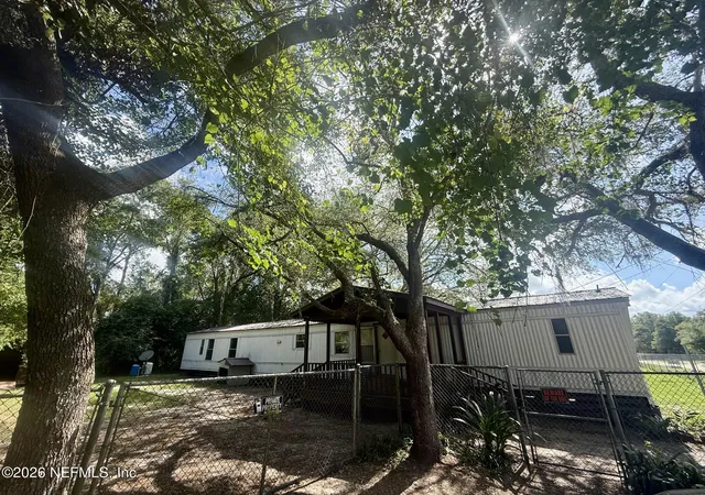 4th image of 222 Pine St, Hawthorne, FL 32640 | MLS# 2156803