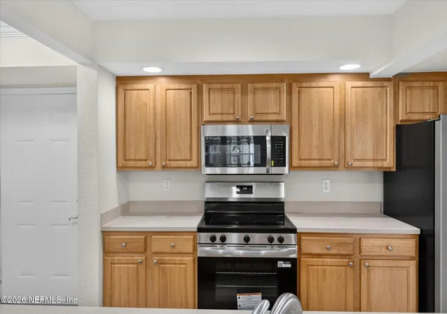 4th image of 10075 Gate Pkwy N #3010, Jacksonville, FL 32246 | MLS# 2147143